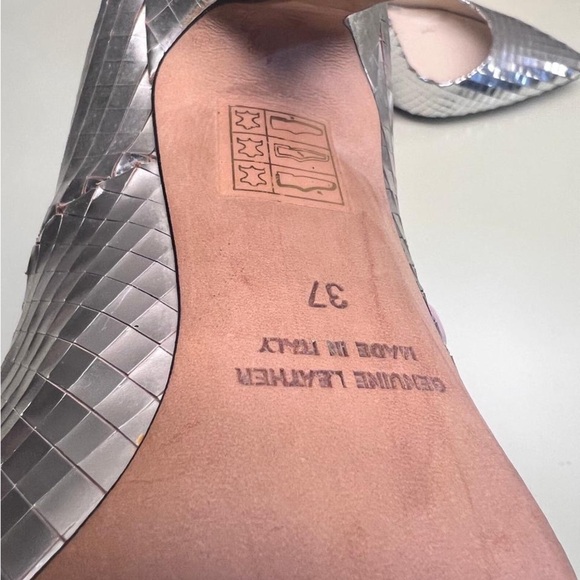 Made in Italy EMMA VIANI Silver Stiletto Heels with Chevron Pattern - Picture 5 of 7